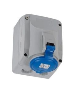 открит монтаж 2P+E 250V 32A IP44 - Legrand P17 Tempra Pro 555254